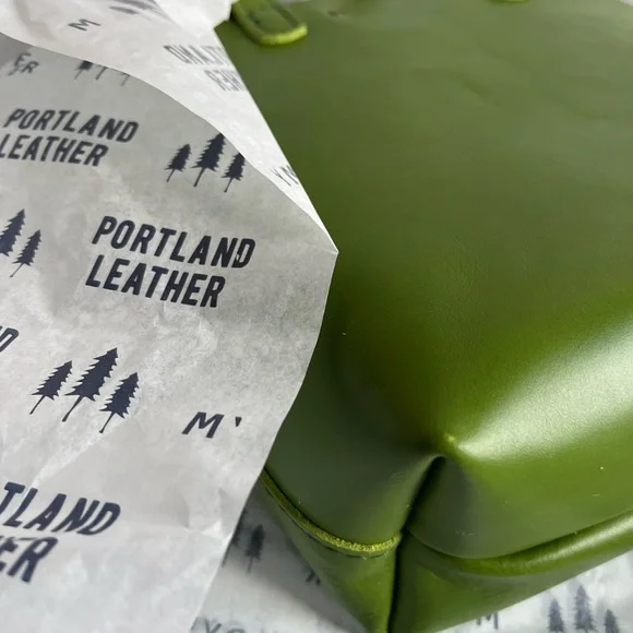 Portland Leather Green Apple mini crossbody - Picture 8 of 8